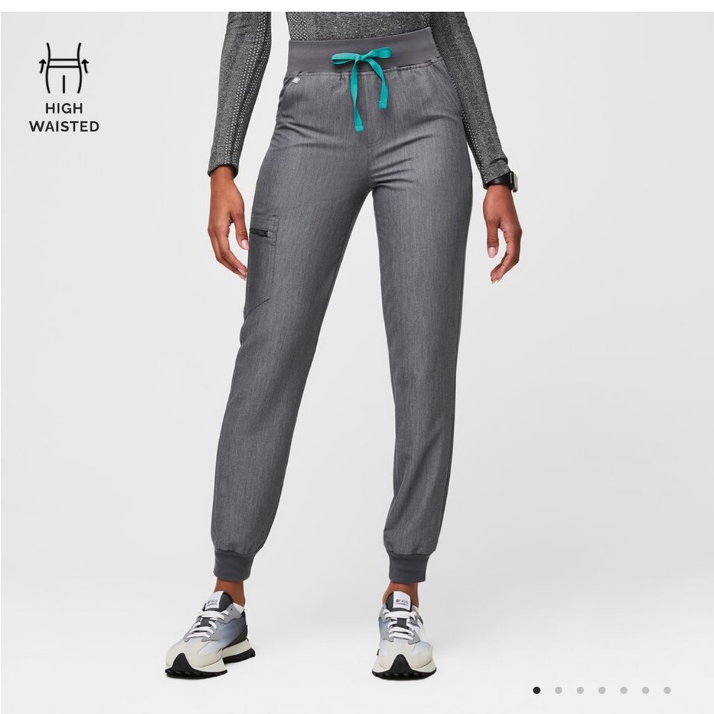 Figs High Waisted Zamora Jogger in Graphite Medium! Great condition